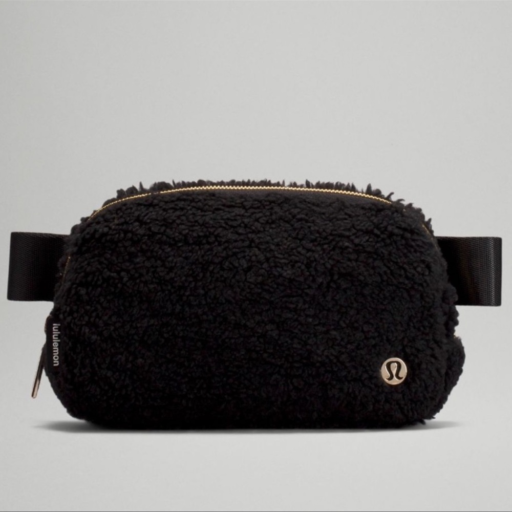 Lululemon Everywhere Fleece Belt Bag